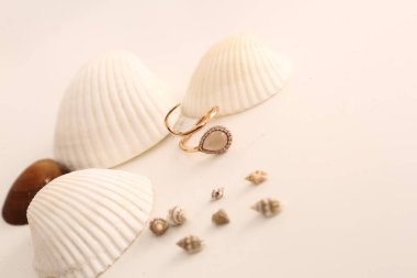 Elmas Mücevherler ve Moda Mücevherleri