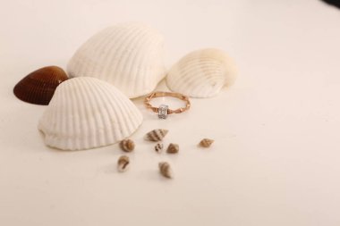 Elmas Mücevherler ve Moda Mücevherleri