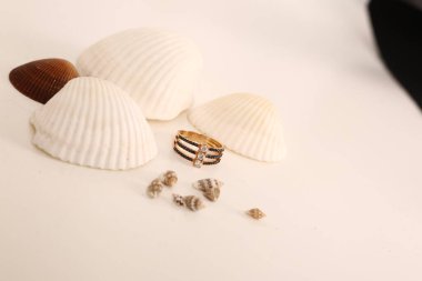 Elmas Mücevherler ve Moda Mücevherleri