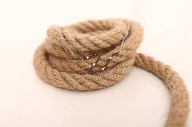 Elmas Mücevherler ve Moda Mücevherleri