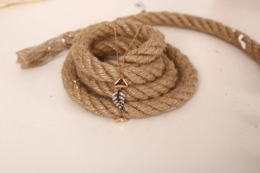 Elmas Mücevherler ve Moda Mücevherleri