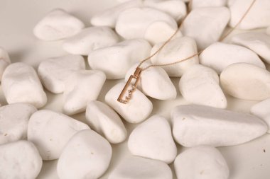 Elmas Mücevherler ve Moda Mücevherleri