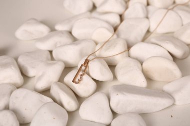 Elmas Mücevherler ve Moda Mücevherleri