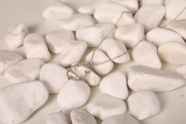 Elmas Mücevherler ve Moda Mücevherleri