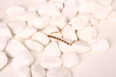 Elmas Mücevherler ve Moda Mücevherleri