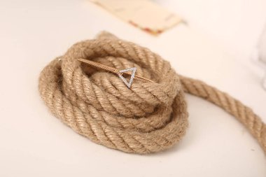 Elmas Mücevherler ve Moda Mücevherleri