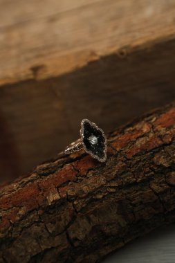 Elmas Mücevherler ve Moda Mücevherleri