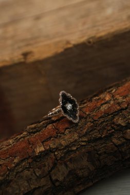 Elmas Mücevherler ve Moda Mücevherleri