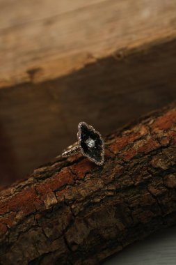 Elmas Mücevherler ve Moda Mücevherleri