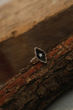 Elmas Mücevherler ve Moda Mücevherleri