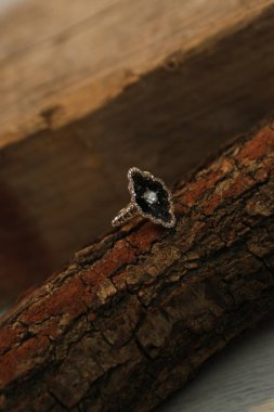 Elmas Mücevherler ve Moda Mücevherleri