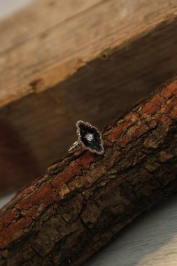 Elmas Mücevherler ve Moda Mücevherleri