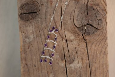 Elmas Mücevherler ve Moda Mücevherleri