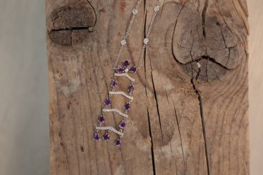 Elmas Mücevherler ve Moda Mücevherleri