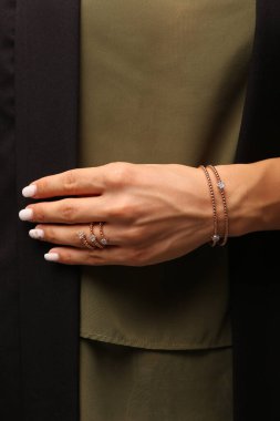 Elmas Mücevherler ve Moda Mücevherleri