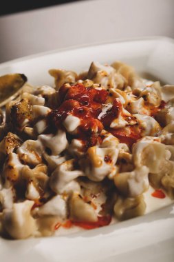 Türk mantı manlama plaka üzerinde