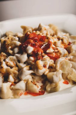 Türk mantı manlama plaka üzerinde