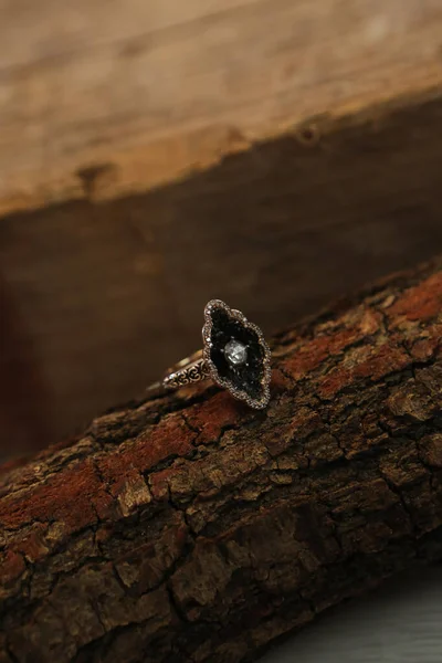 Elmas Mücevherler ve Moda Mücevherleri