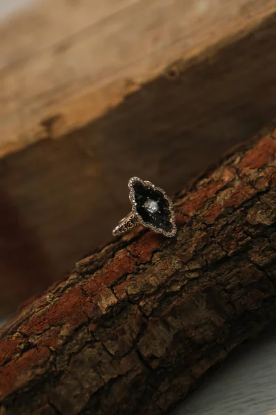 Elmas Mücevherler ve Moda Mücevherleri