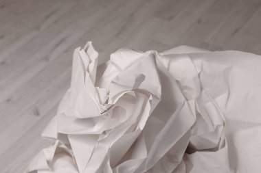 Beyaz buruşmuş kağıt arkaplan grunge doku arkaplanı