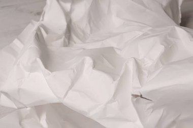 Beyaz buruşmuş kağıt arkaplan grunge doku arkaplanı