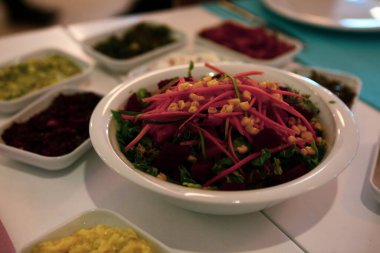 Geleneksel Türk ve Yunan yemek meze masası