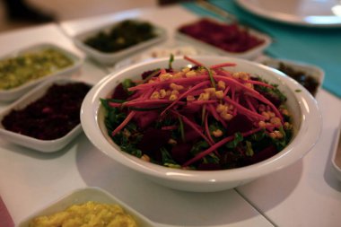 Geleneksel Türk ve Yunan yemek meze masası