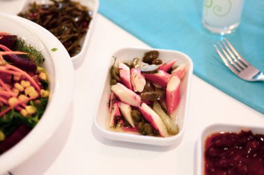 Geleneksel Türk ve Yunan yemek meze masası