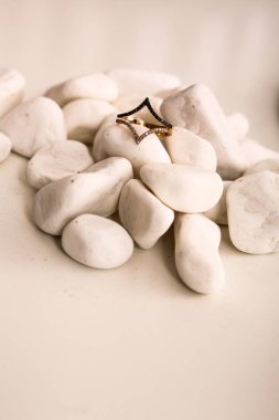 Elmas Mücevherler ve Moda Mücevherleri