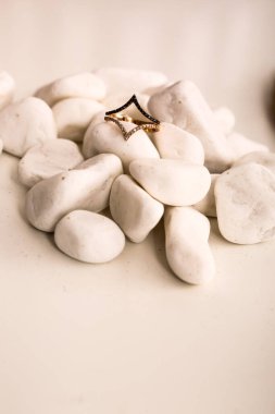 Elmas Mücevherler ve Moda Mücevherleri