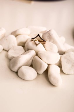 Elmas Mücevherler ve Moda Mücevherleri