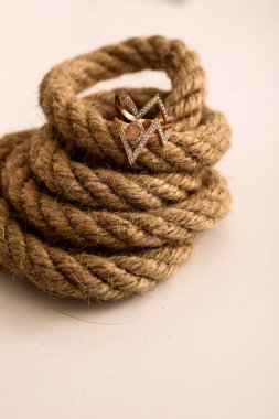 Elmas Mücevherler ve Moda Mücevherleri