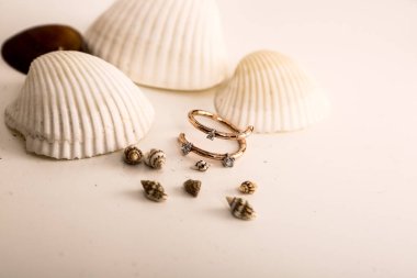 Elmas Mücevherler ve Moda Mücevherleri