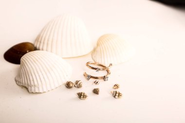 Elmas Mücevherler ve Moda Mücevherleri