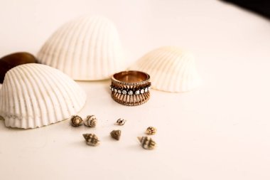 Elmas Mücevherler ve Moda Mücevherleri