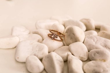 Elmas Mücevherler ve Moda Mücevherleri