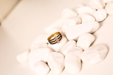 Elmas Mücevherler ve Moda Mücevherleri