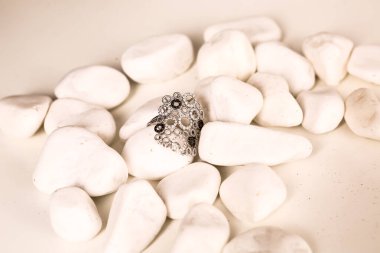 Elmas Mücevherler ve Moda Mücevherleri