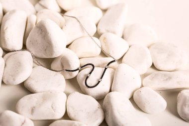 Elmas Mücevherler ve Moda Mücevherleri