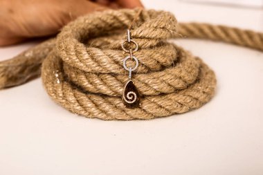 Elmas Mücevherler ve Moda Mücevherleri