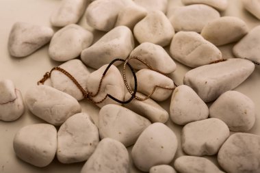 Elmas Mücevherler ve Moda Mücevherleri