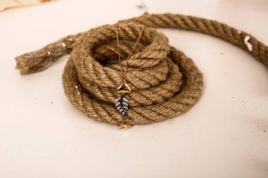 Elmas Mücevherler ve Moda Mücevherleri