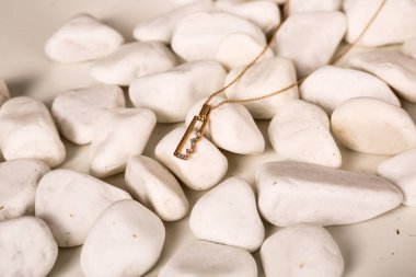 Elmas Mücevherler ve Moda Mücevherleri