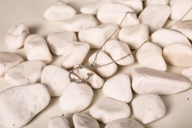 Elmas Mücevherler ve Moda Mücevherleri