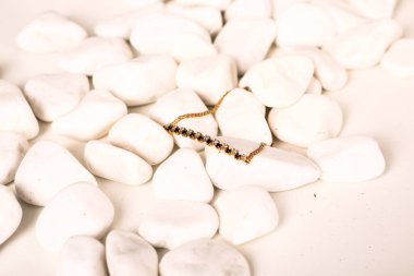 Elmas Mücevherler ve Moda Mücevherleri