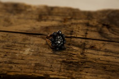 Elmas Mücevherler ve Moda Mücevherleri