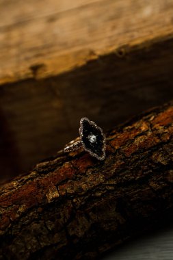 Elmas Mücevherler ve Moda Mücevherleri