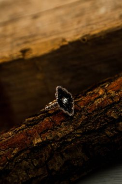 Elmas Mücevherler ve Moda Mücevherleri