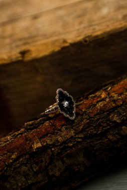 Elmas Mücevherler ve Moda Mücevherleri