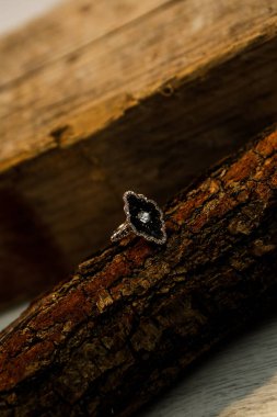 Elmas Mücevherler ve Moda Mücevherleri